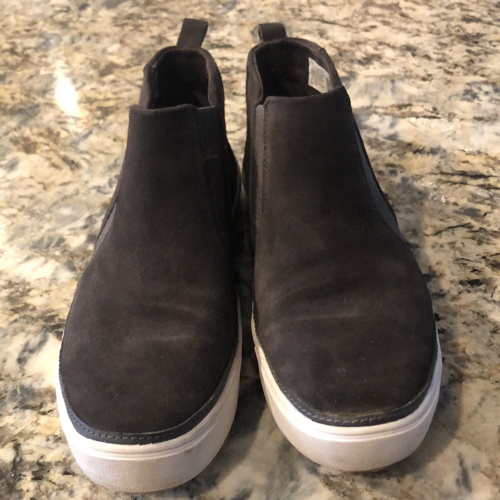 Toms